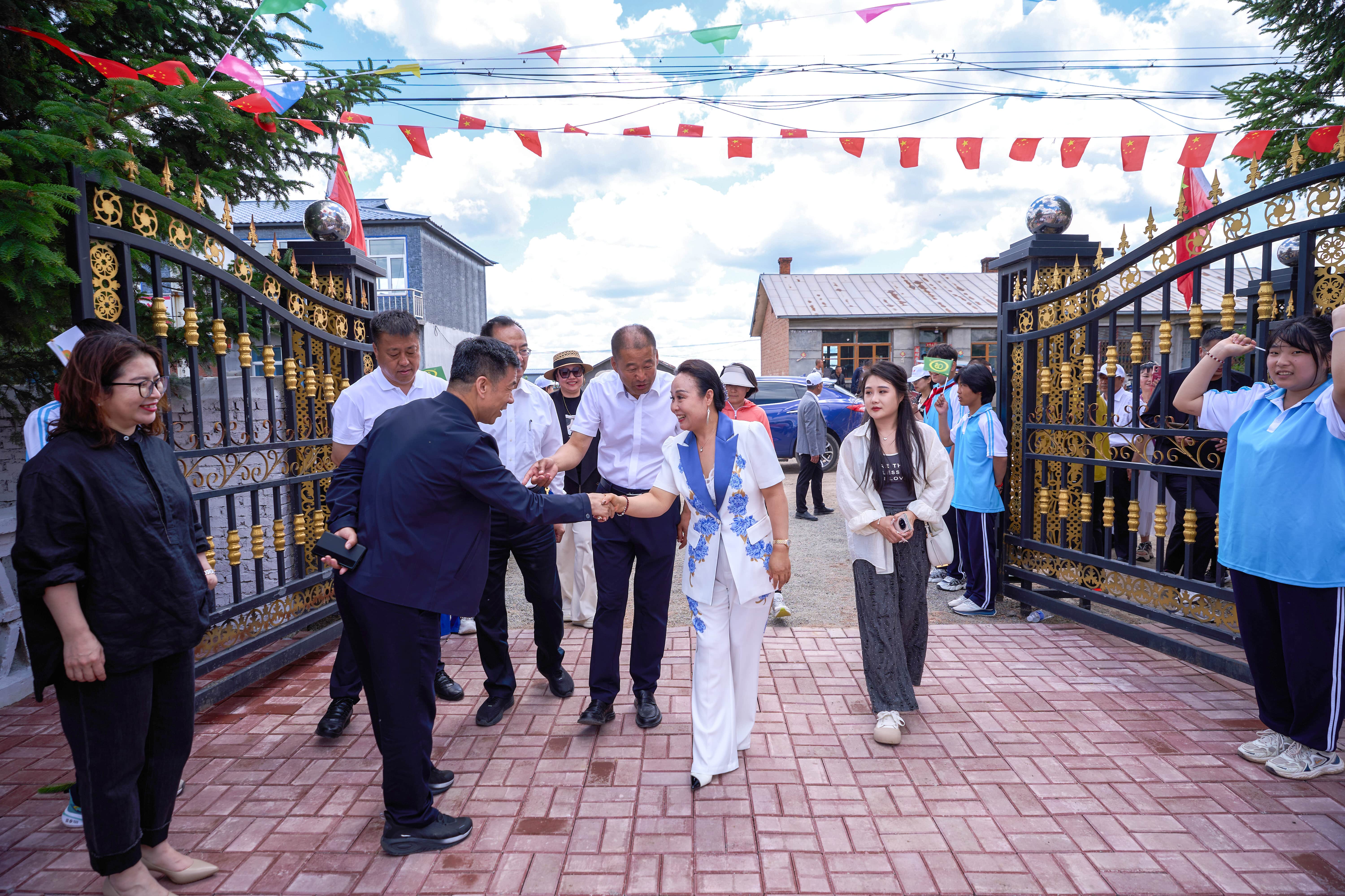 第254所 黑龙江巴彦县黑山镇民乐村华体会(中国)侯玉霞学校