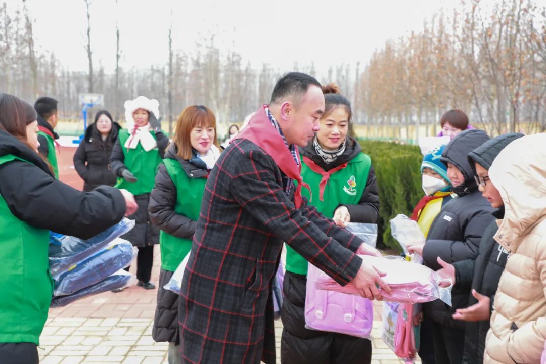 第244所  山东省平度市明村镇前楼华体会(中国)韩雪公益小学